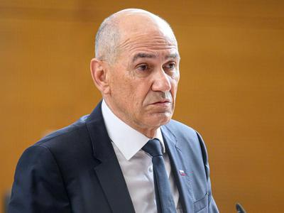Pred nastopom nove vlade odstopili tudi državni sekretarki na finančnem ministrstvu