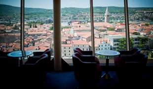 V koprskem pristanišču tri ladje in stotisoči obiskovalec