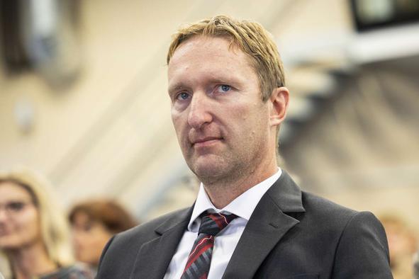 Prezelj o referendumu: Postali smo bojišče za ruske bote in trole