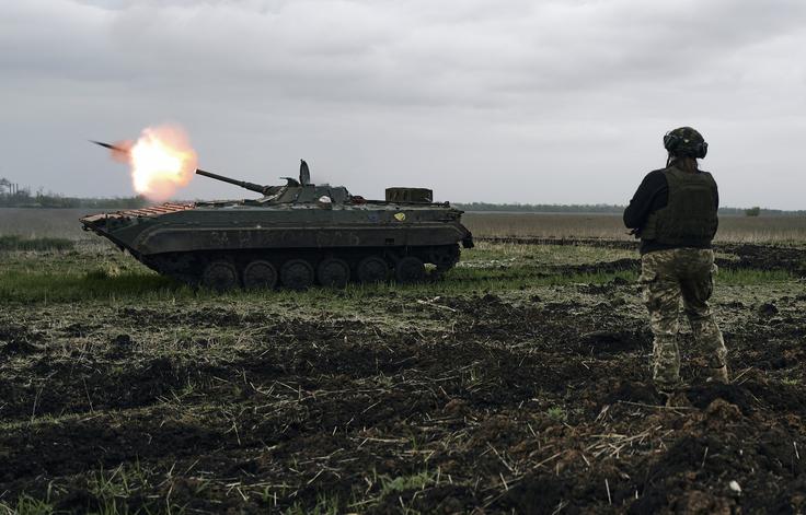 Avstrijski polkovnik meni, da bi se morala Evropa čim prej začeti spraševali, ali je pripravljena zapolniti vrzel, ki bi nastala s popolno zaustavitvijo ameriške vojaške pomoči Ukrajini. | Foto: Guliverimage