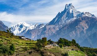V Himalaji rešili štiri plezalce, osem jih še pogrešajo