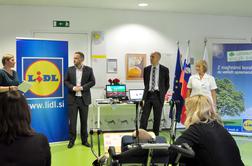 Otroški oddelek URI – Soča z donacijo Lidla Slovenija bogatejši za aparat za nadomestno komunikacijo