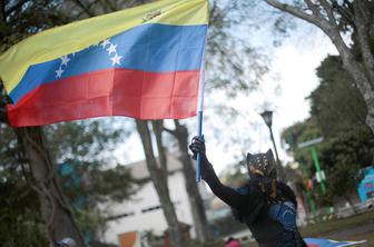 Venezuelska beda: številni morajo po zdravila v drugo državo #video