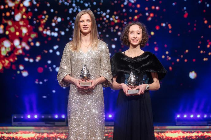 Športnik leta 2025 | Atletinja Tina Šutej in smučarska skakalka Nika Prevc sta prejeli nagradi za tretje oziroma drugo mesto v kategoriji športnica leta 2025. | Foto Mediaspeed