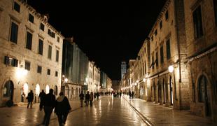 Opusteli Dubrovnik: prihaja hollywoodska ekipa, gostilne pa zaprte