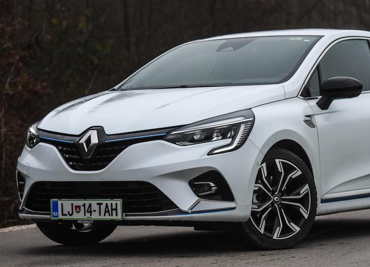 Renault clio ostaja najuspešnejši posamezni avtomobil. Kot edini avtomobil je v pol leta dobil več kot tisoč novih registracij. | Foto: Gašper Pirman