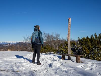 Pohod na vrh s strašljivim imenom in do koče na Čavnu #video