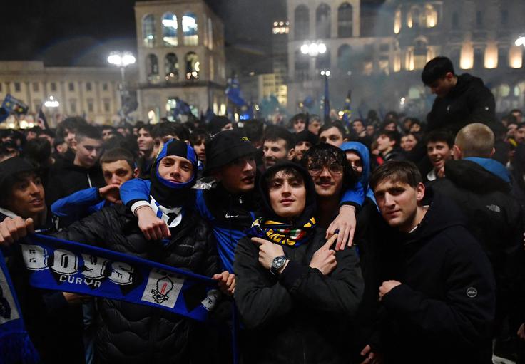 V Milanu sredi noči | Foto: Reuters