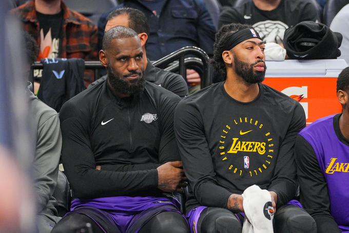 LeBron James ne bo več sodeloval z Anthonyjem Davisom, s katerim sta postala prvaka leta 2020. | Foto: Reuters