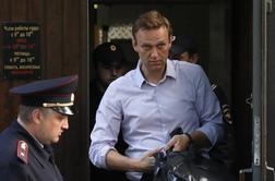 Navalnega zaradi protestov obsodili na zaporno kazen