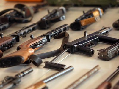 Policija nezakonito orožje prevzela v 387 primerih