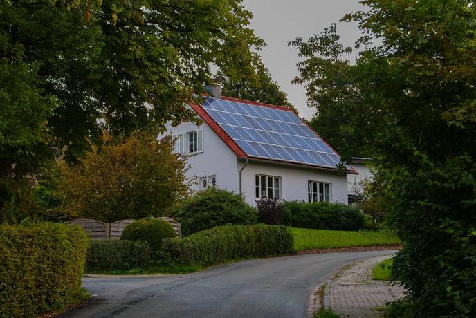Imate sončno elektrarno? Preverite, kam gre elektrika, ki je ne porabite