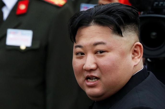 Kim Džong Un | Severna Koreja je danes umaknila svoje osebje iz urada za zveze z Južno Korejo. Na fotografiji severnokorejski voditelj Kim Džong Un. | Foto Reuters