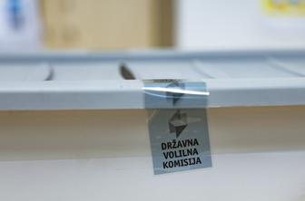 Do 10. ure skupno 53 obvestil o domnevni kršitvi volilnega molka