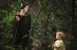 Prva fotografija: zlobna čarovnica Angelina Jolie s hčerko