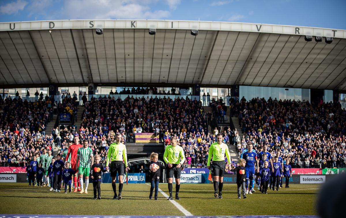 NK Maribor : NK Olimpija | Pri Nogometni zvezi Slovenije so dan po derbiju potrdili, da je prišlo do napake pri določanju linij prepovedanega položaja. | Foto Blaž Weindorfer/Sportida