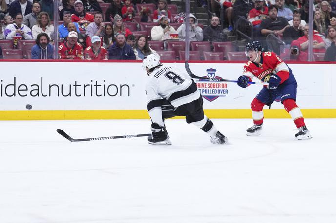 Drew Doughty | Po dolgi odsotnosti zaradi zloma gležnja se je na led vrnil kanadski branilec Drew Doughty. | Foto Guliverimage