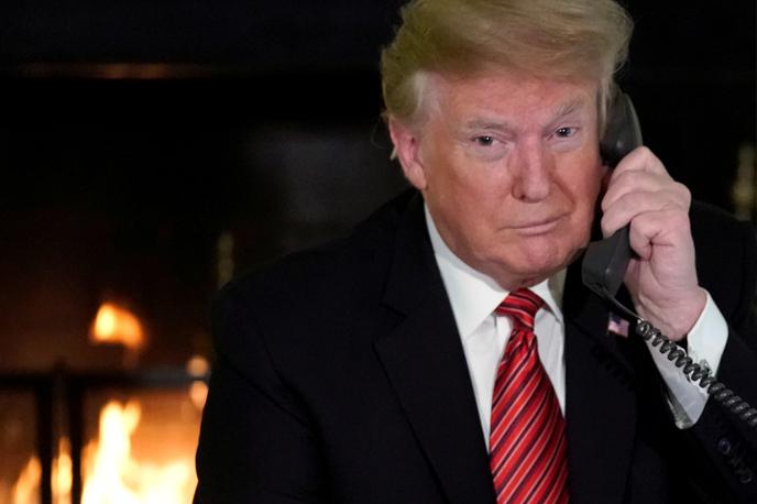 Donald Trumo božič | Trumpov nastop v Božičkovi službi je bil na družbenih omrežjih deležen številnih kritik. | Foto Reuters