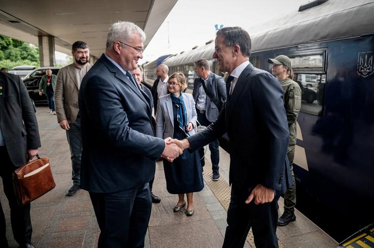 Mark Rutte je nenapovedano prišel v Kijev.  | Foto: Reuters