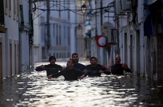 Portugalsko in Španijo doseglo novo neurje