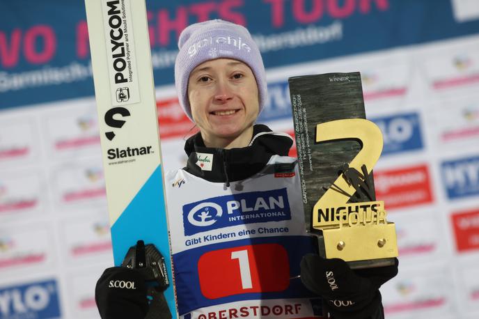 Nika Prevc | Nika Prevc bo prihodnje leto branila naslov zmagovalke novoletne turneje na prav vseh štirih znamenitih prizoriščih. | Foto Reuters