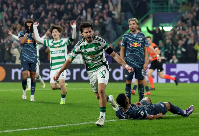 Nicolas-Gerrit Kühn je z dvema zadetkoma v zadnjih desetih minutah prvega polčasa poskrbel za preobrat in dvignil na noge Celtic Park. | Foto: Reuters