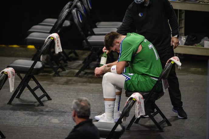 Luka Dončić | Luka Dončić je z Dallas Mavericks izgubil že petič zapored, Dallas pa je na lestvici vse bliže dnu zahodne konference. | Foto Reuters
