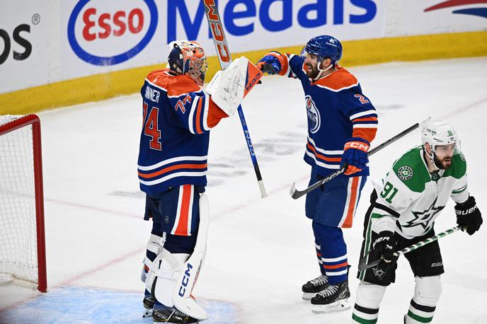 Dallas Stars - Edmonton Oilers | Hokejisti Edmontona so na šesti tekmi konferenčnega finala z 2:1 premagali Dallas in se po letu 2006 uvrstili v veliki finale. Junak zmage je bil s 34 obrambami Stuart Skinner. | Foto Reuters