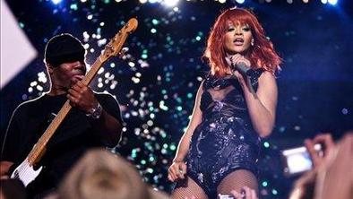 Rihanna v kampanji za Emporio Armani