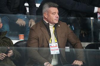 Znašel se je v težavah