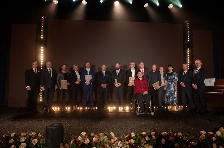 Prejemniki prestižnih nagrad Štajerskega gospodarskega oskarja. | Foto: Intera