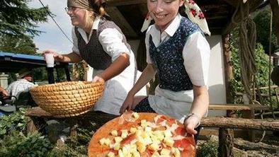 S kolesom na teran in pršut