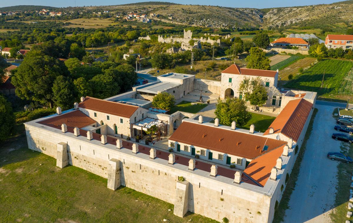 Hotel Maškovića Han | Hotel bo deloval vse leto, načrtujejo pa številne zanimive dogodke, različne tematske večere, koncerte, izobraževalne delavnice in poroke. | Foto Shutterstock