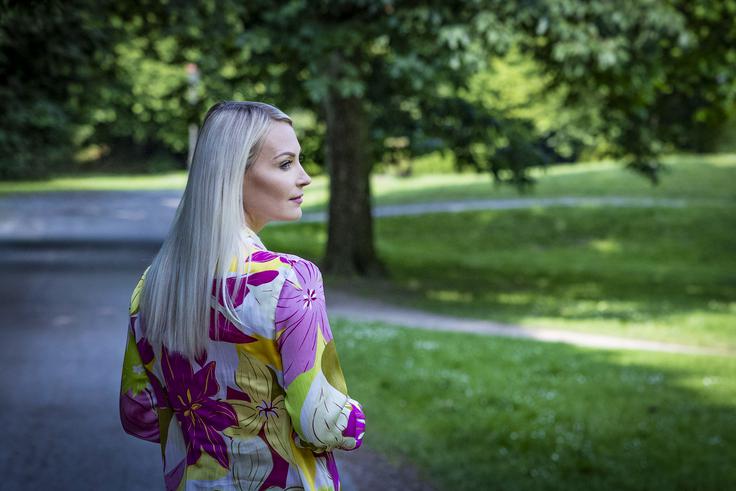 Katja Pančur Kljub težki življenjski zgodbi se je Katja Pančur postavila na noge in si ustvarila družino. Ima moža in tri otroke. | Foto: Ana Kovač