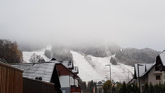 V Kranjski Gori so dočakali prvi sneg. | Foto: Facebook