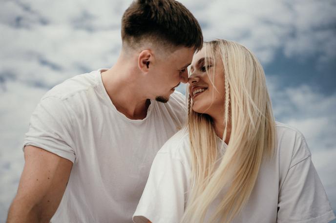 Ines Erbus | "Vesela in tudi malo ponosna sem, da sem se ponovno podala v avtorske vode. Vsaka pesem nosi del mene in verjamem, da se lahko ljudje hitro poistovetimo z besedili," nam je zaupala Ines Erbus. | Foto Izabela Verce