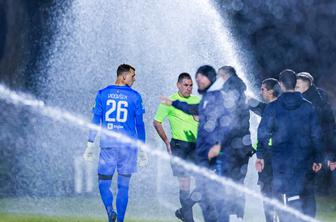 Veliko presenečenje v Grosupljem: Olimpija se poslavlja, tekmo zaznamoval zaplet