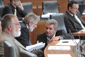 Vzajemni se obetajo spremembe pri sklicih skupščin