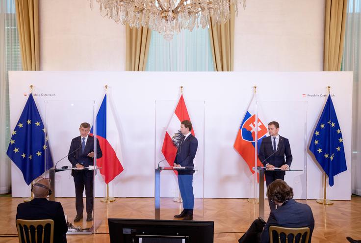 Magyar bi združil Višegrajsko skupino s formatom Slavkov, ki Avstrijo povezuje s Češko in Slovaško. Na fotografiji je srečanje formata ali skupine Slakov leta 2020: tedanji avstrijski kancler Sebastian Kurz, takratni slovaški premier Igor Matovič ter tedanji in zdajšnji češki premier Andrej Babiš. | Foto: Guliverimage