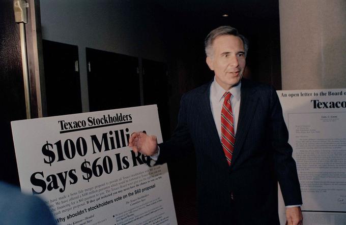 Carl Icahn (fotografija je iz leta 1988) je seme za svoje izredno premoženje v osemdesetih in devetdesetih letih prejšnjega stoletja zasejal s sovražnimi prevzemi podjetij in razprodajo njihovega premoženja. | Foto: AP / Guliverimage