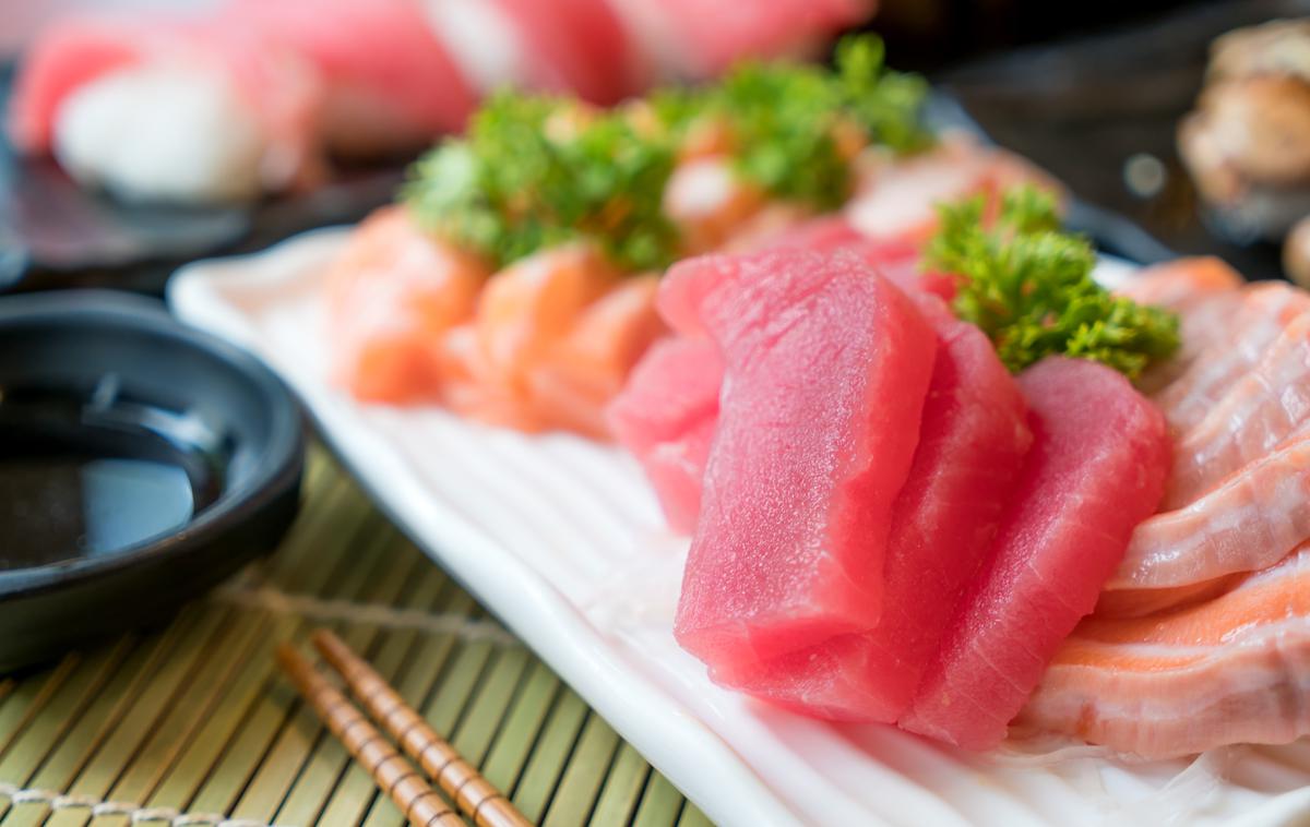 Sašimi | Pet dni po zaužitju japonske jedi sašimi je 25-letnica začutila bolečine v grlu. | Foto Getty Images