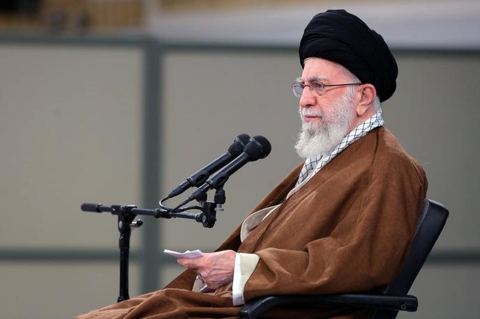 Ali Hamenej | Vrhovni iranski verski voditelj, ajatola Ali Hamenej, naj bi na nujnem zasedanju iranskega vrhovnega sveta za nacionalno varnost v sredo zjutraj že izdal ukaz za neposredni napad na Izrael. | Foto Guliverimage