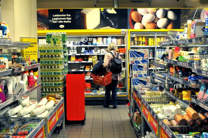 Trgovina | Podrobnejše podatke je mogoče najti na spletnem mestu Primerjaj cene, kjer sta na voljo tudi dnevno spremljanje in primerjava cen za več kot 17 tisoč živil v spletnih trgovinah štirih največjih slovenskih spletnih trgovcev. | Foto Guliverimage