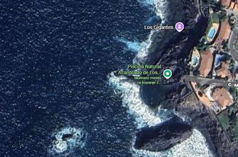 Tragedija na otoku. Val je odnesel kopalce na odprto morje.