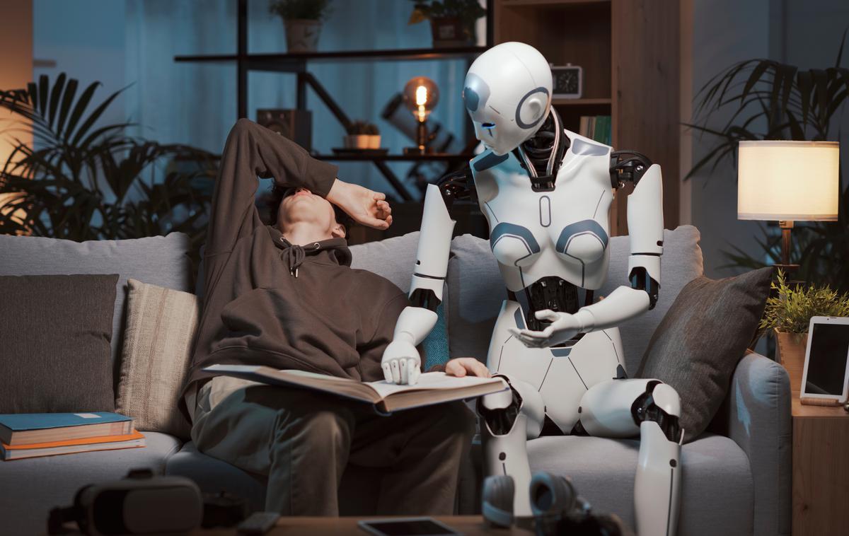 najstnik, AI | V 40 strani dolgi tožbi zoper OpenAI, ki ima v lasti klepetalnik, starša trdita, da je ta sinu aktivno pomagal raziskati metode samomora. To je prvič, da starši podjetje neposredno obtožujejo smrti iz malomarnosti. "Čeprav je priznal Adamov poskus samomora in njegovo izjav, da bo 'to storil nekega dne', ChatGPT ni končal pogovora ali sprožil kakršnegakoli protokola za nujne primere," piše v tožbi. Fotografija je simbolična. | Foto Shutterstock
