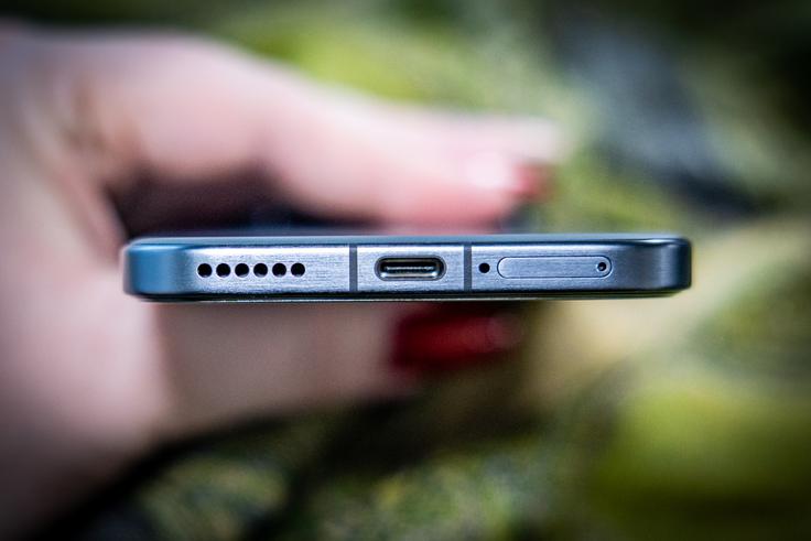 Spodnja stran pametnega telefona Honor Magic8 Pro | Foto: Gaja Hanuna