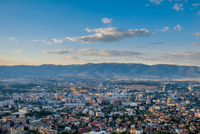 Skopje, spojina zgodovinske dediščine in urbanega življenja, je prestolnica Makedonije. | Foto: 