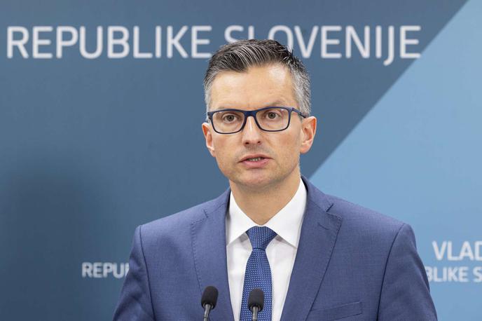 Marjan Šarec | Trenutno je na Kosovu 90 slovenskih vojakov, njihovo število nameravajo povečati na najmanj sto, je dejal obrambni minister Marjan Šarec. | Foto Bor Slana/STA