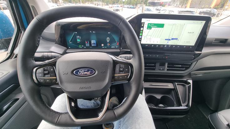 Ford e-tourneo custom kombi | Foto: Gregor Pavšič