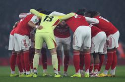 V živo: Arsenal za finale brani gol prednosti